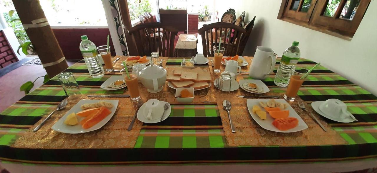 Galaxy View Homestay Сигирия Экстерьер фото