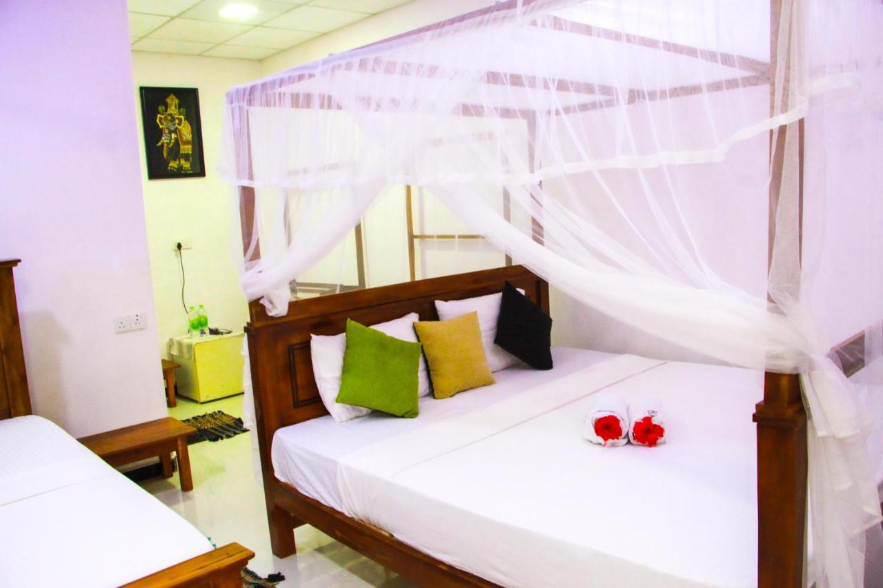 Galaxy View Homestay Сигирия Экстерьер фото