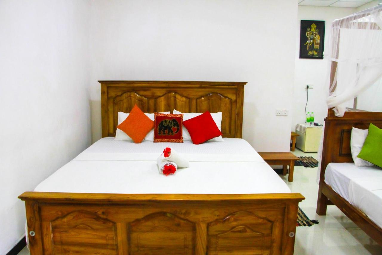Galaxy View Homestay Сигирия Экстерьер фото